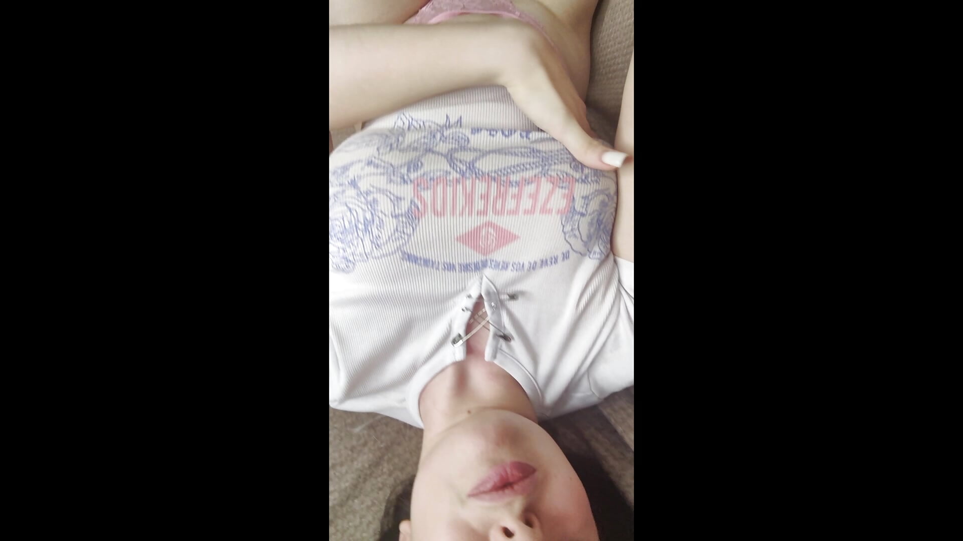 Time to feed me? - βίντεο μοντέλου Jenny_Lebelle