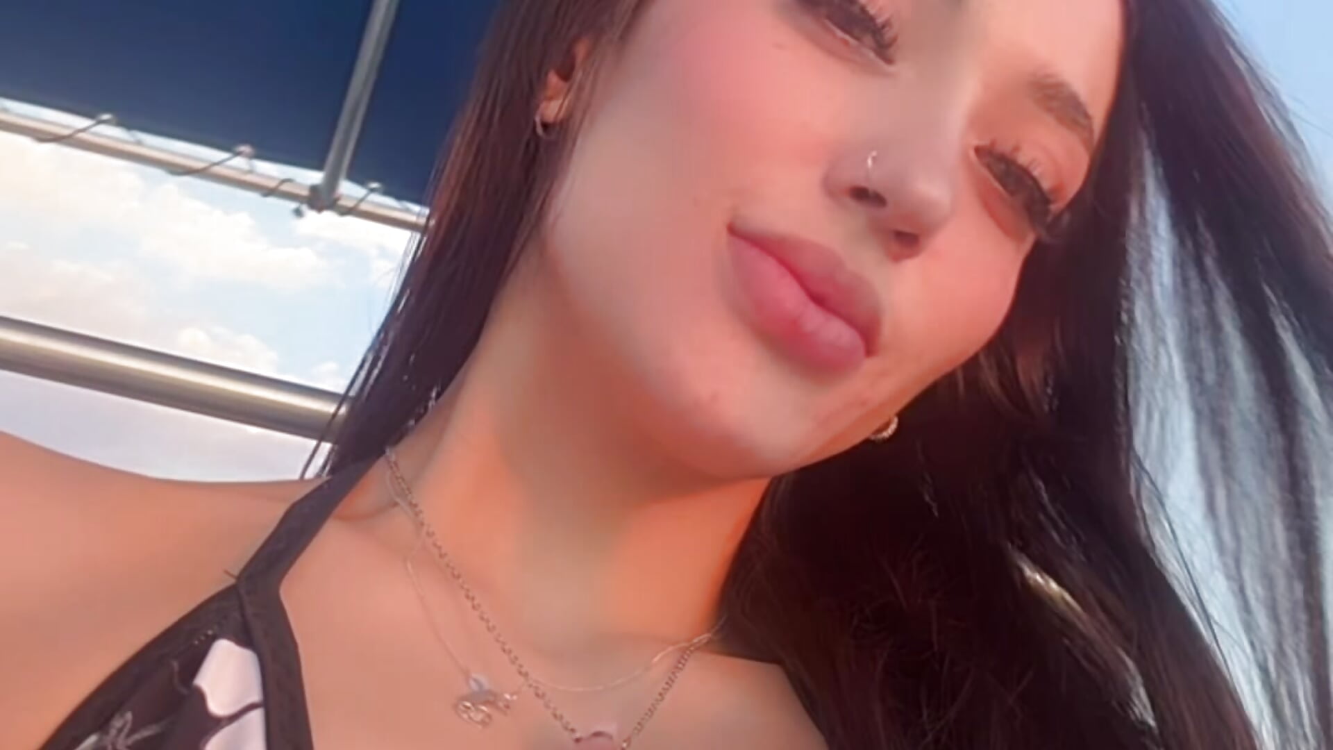 Bahía de banderas - video van MamiSoft420 cam-model