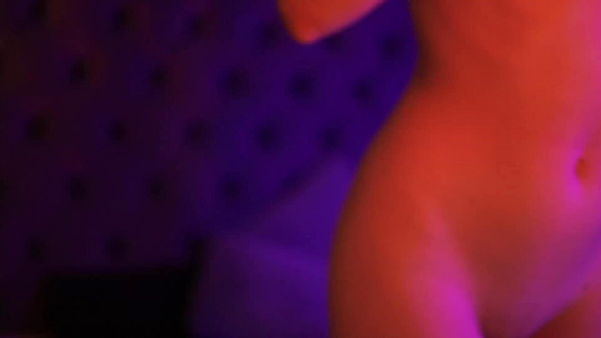 Oil Show - Vídeo de CallieDoll, modelo de vídeos