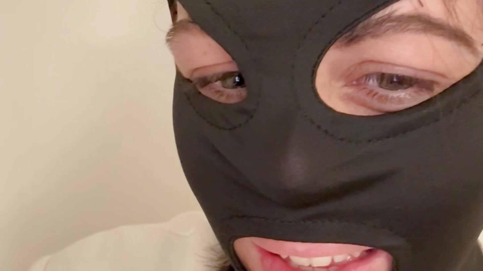 Mi presento – видео вебкам-модели latimida26