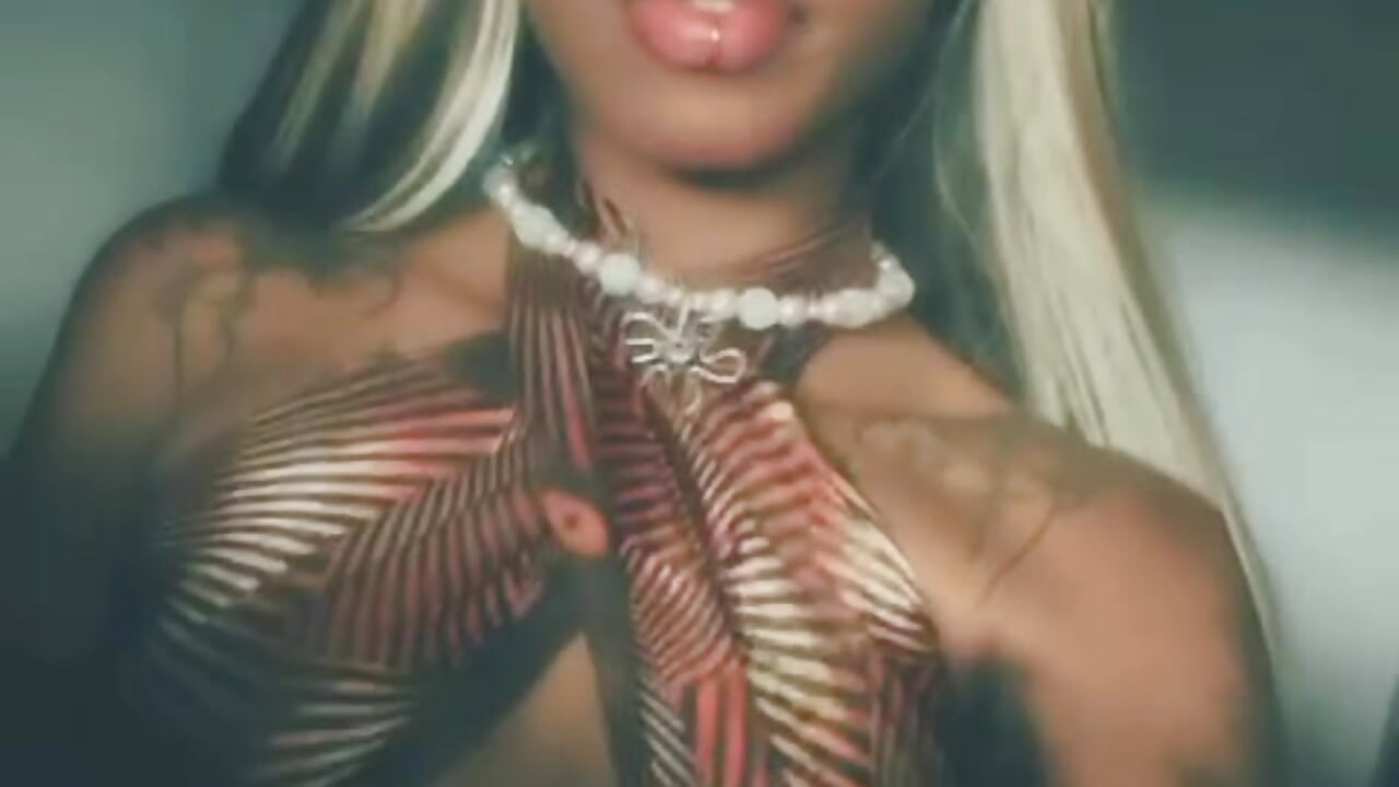 Only my cute face - video by VaiolettMoonUwU cam model