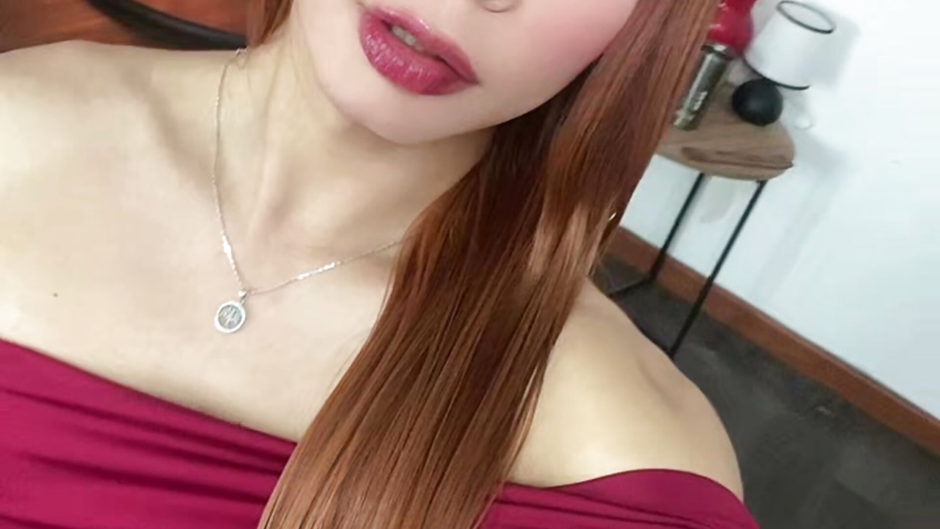 a red diva 💓 - video by Hurremcan_ cam model