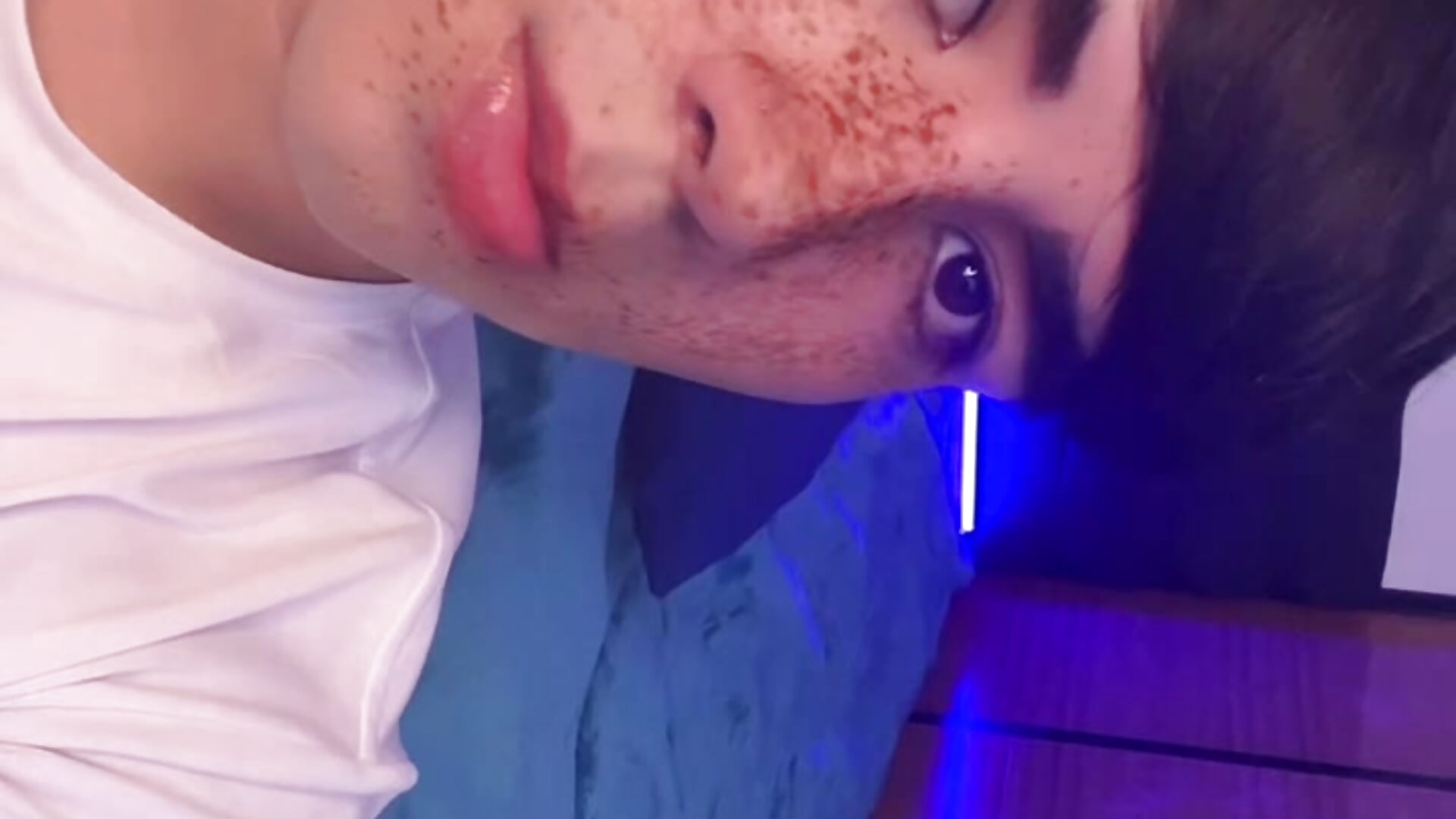 ed4185767466459083b1b3b99781bee7 - vídeo de Amonkyle_ modelo de câmara