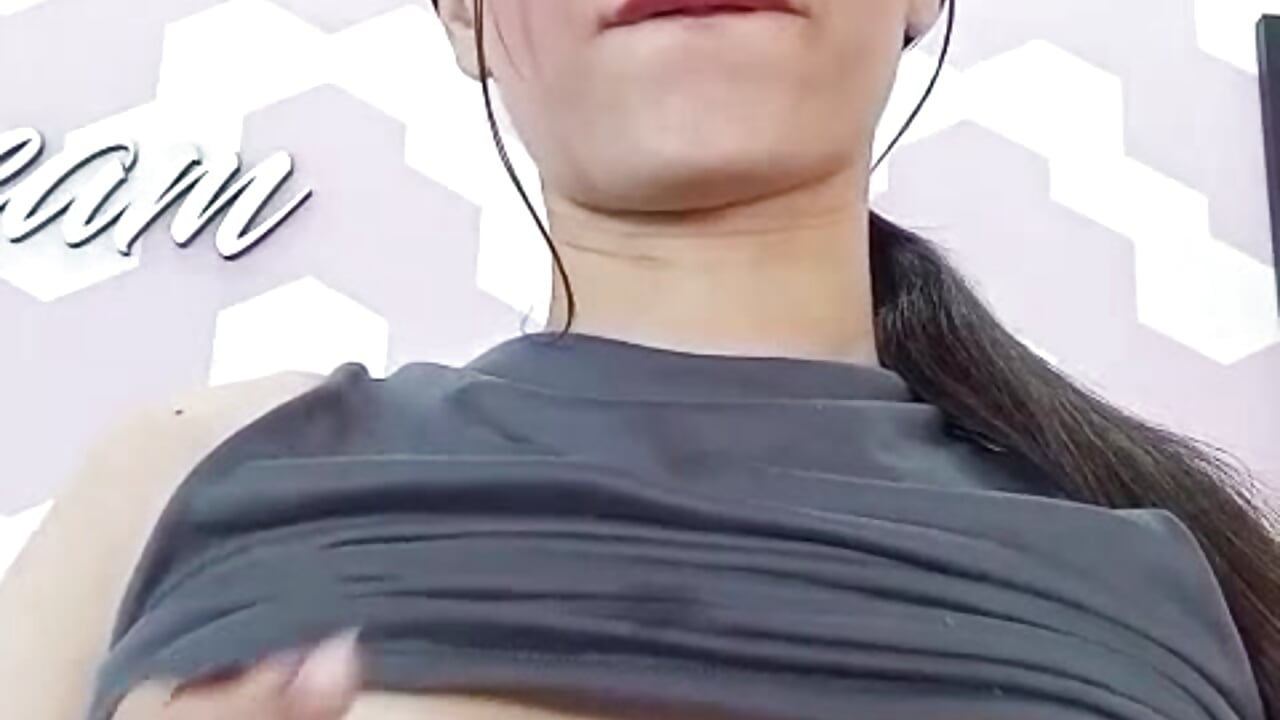 Spit me tits😋