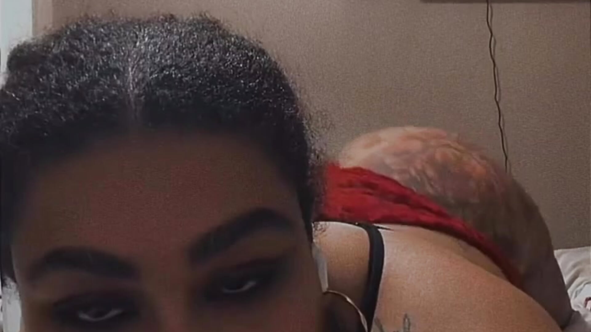 2F43ADAF-86F2-480C-85E9-7F43DA6C20F9– AraiyaX kameramodell videója