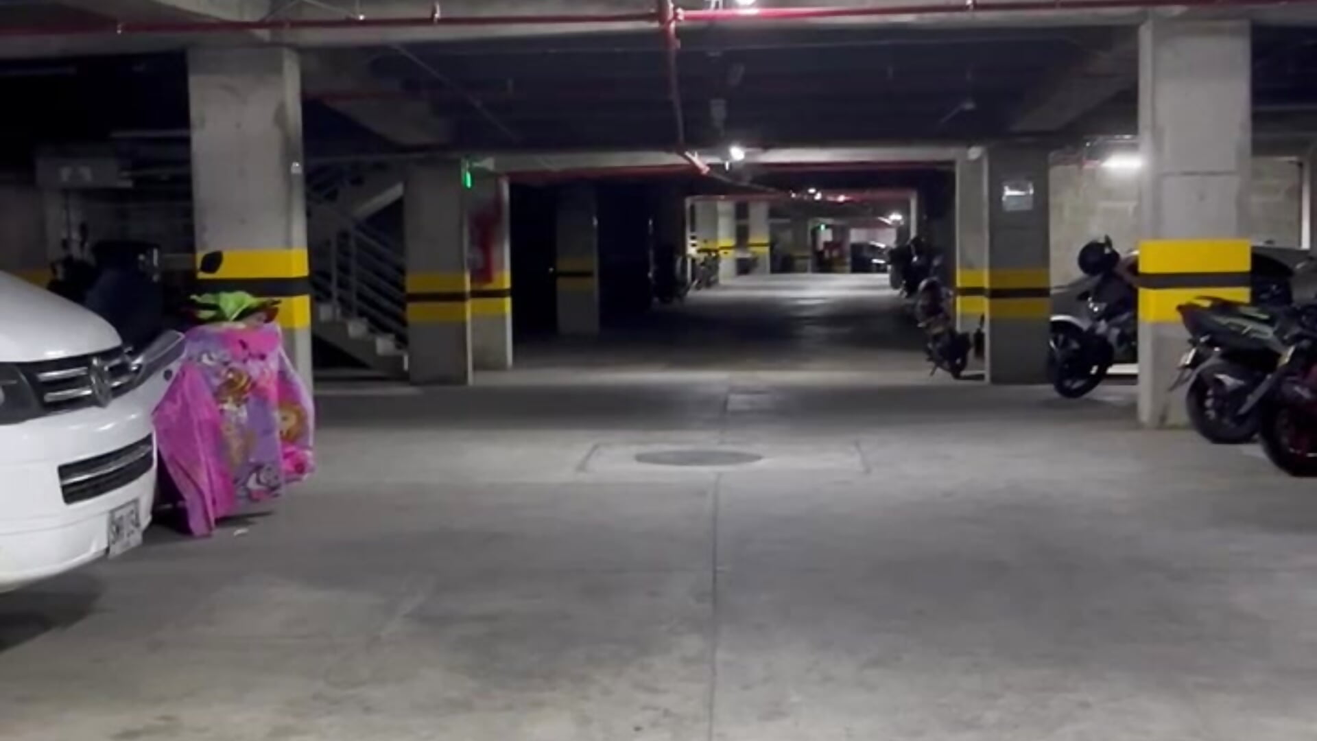 Tits In The Parking Lot 🥵😏 – video af josh__val cam-model