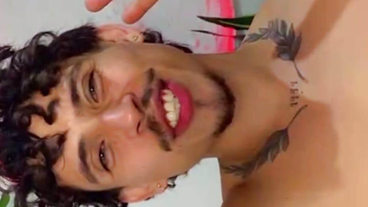 hi follow me! – video modela na kameri Magnuz_Col