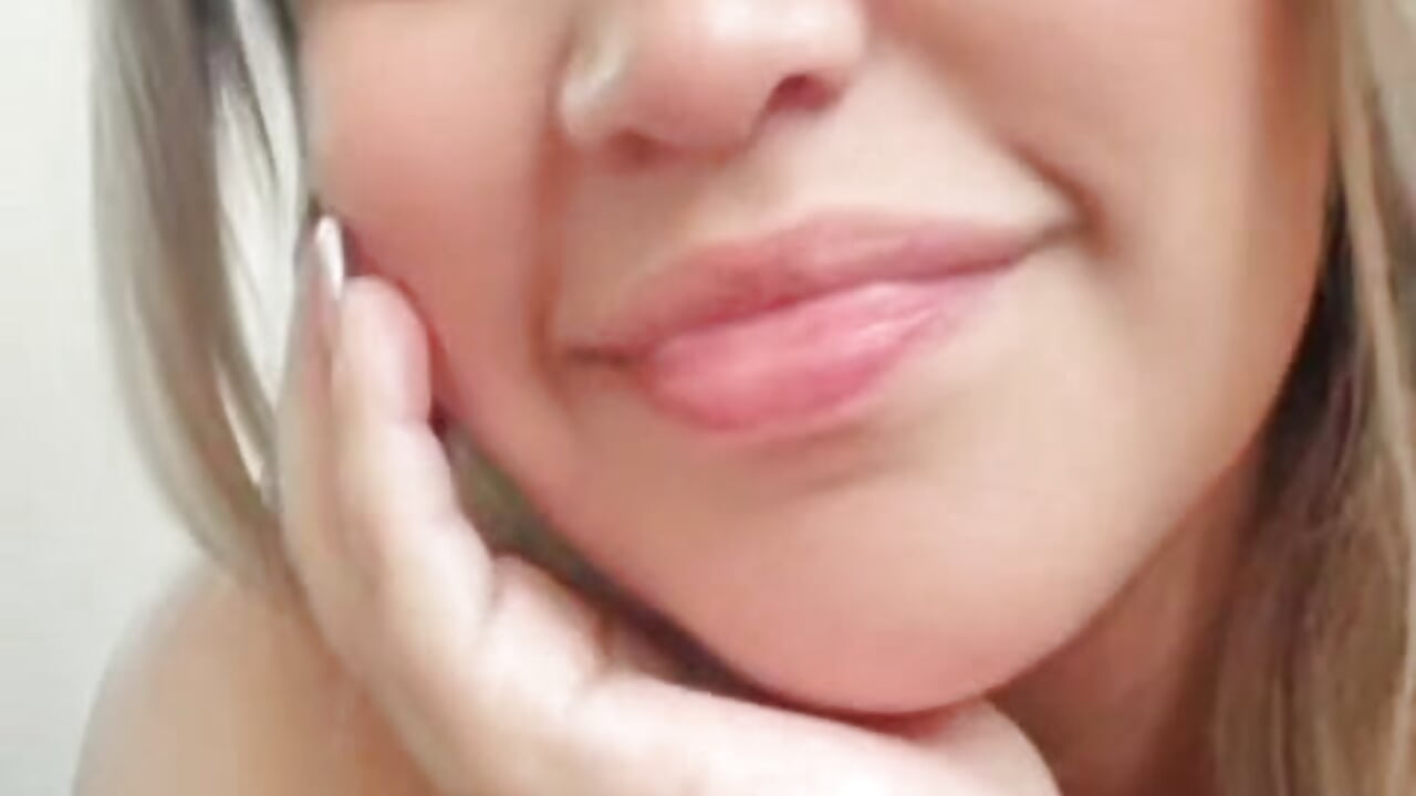 En casita - video by Tugorditalove cam model