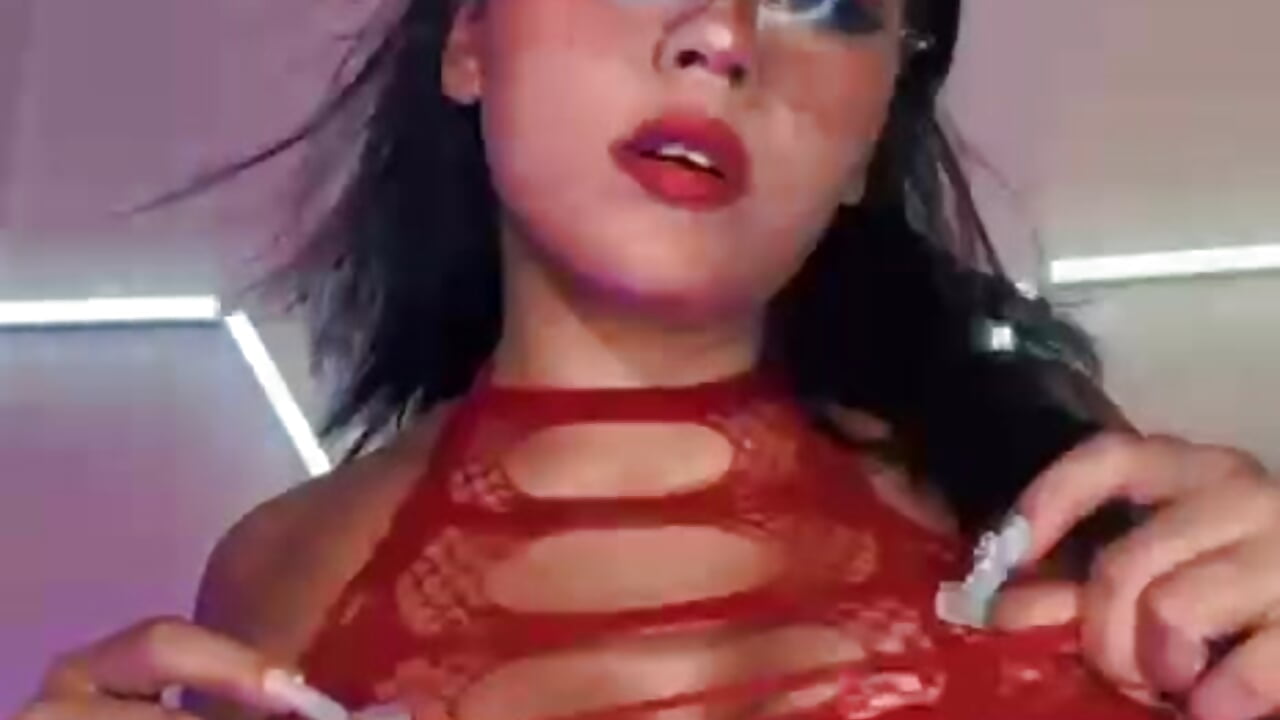Playing with boobs 💋 - video av misty_chloe cam-modell