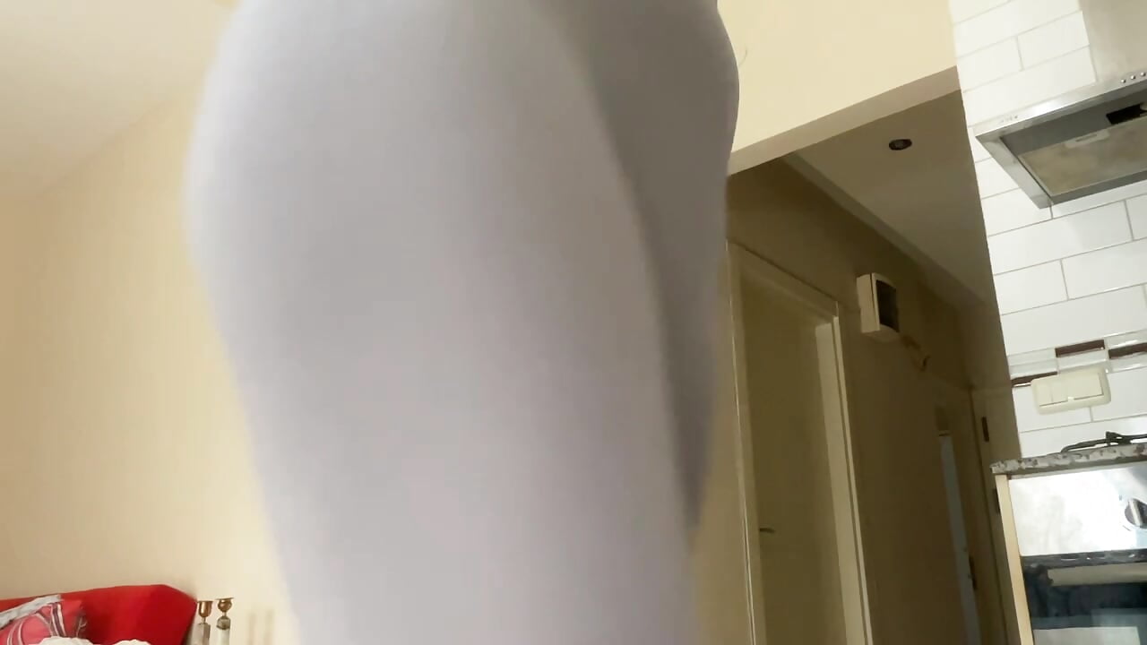 I'm teasing you a bit in leggings – video modela na kameri Nurrra