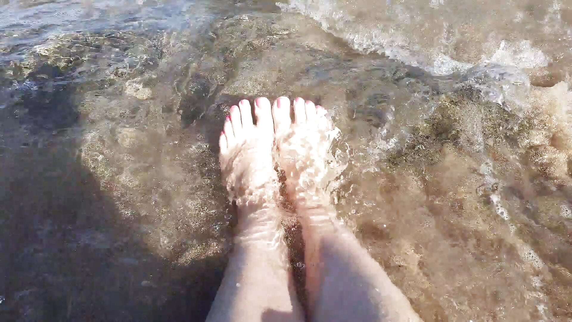 Beach feet ASMR - video by EmilieBrit cam model