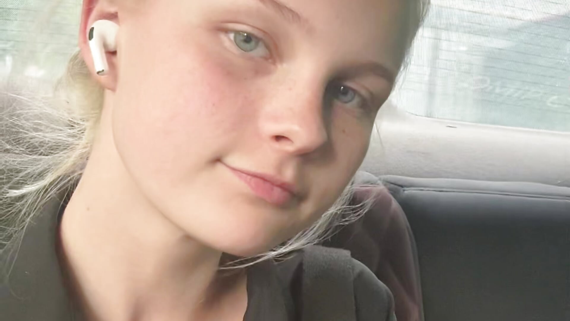 AA7DEF0B-76E4-4BB5-B2C8-EEEC2BC8CC36 - video av every_daay cam-modell