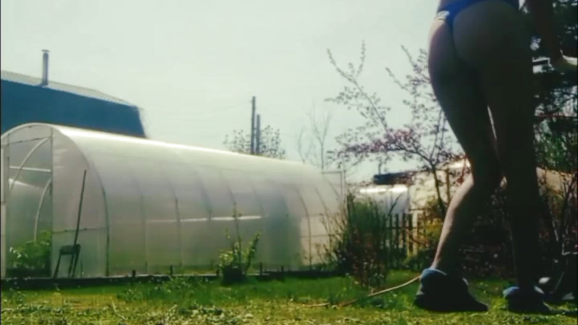 watch me mow the lawn;) - فيديو من Agata__Moore موديل الكام