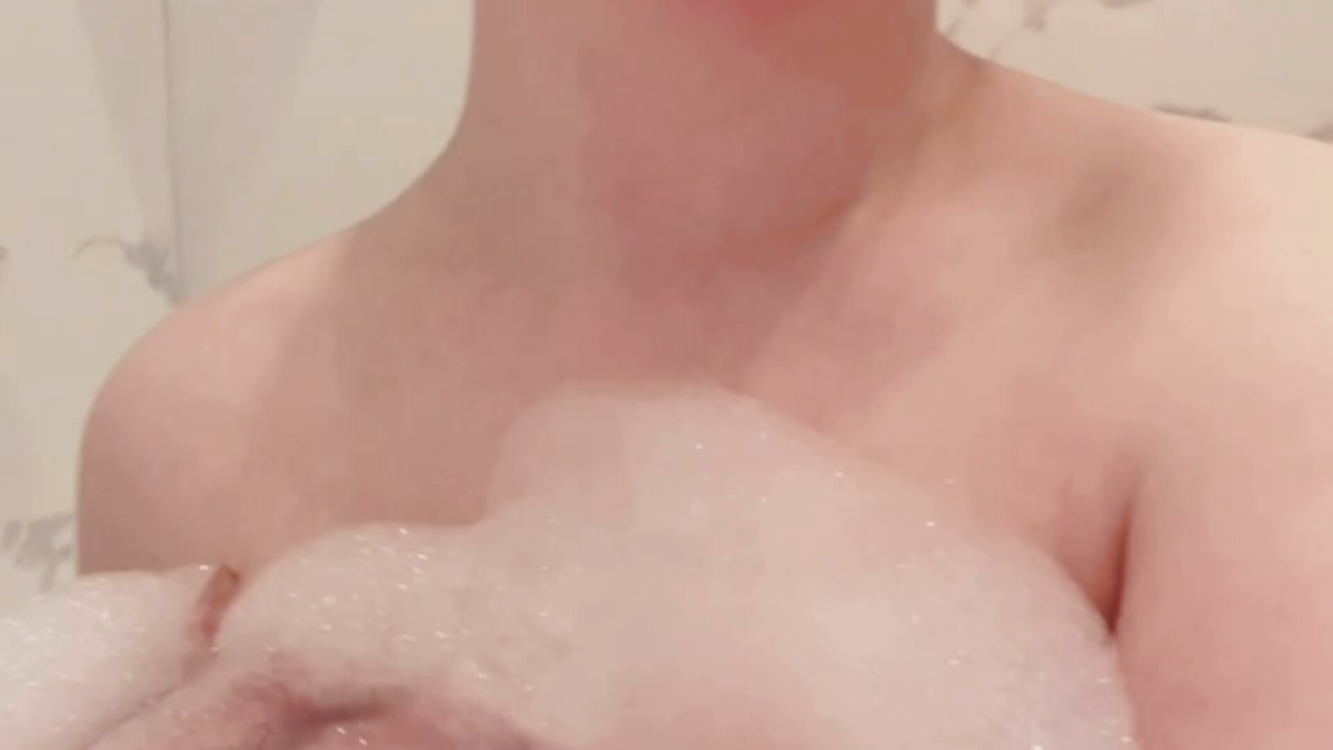 shower time...^^ - MillaKowal 캠 모델의 동영상