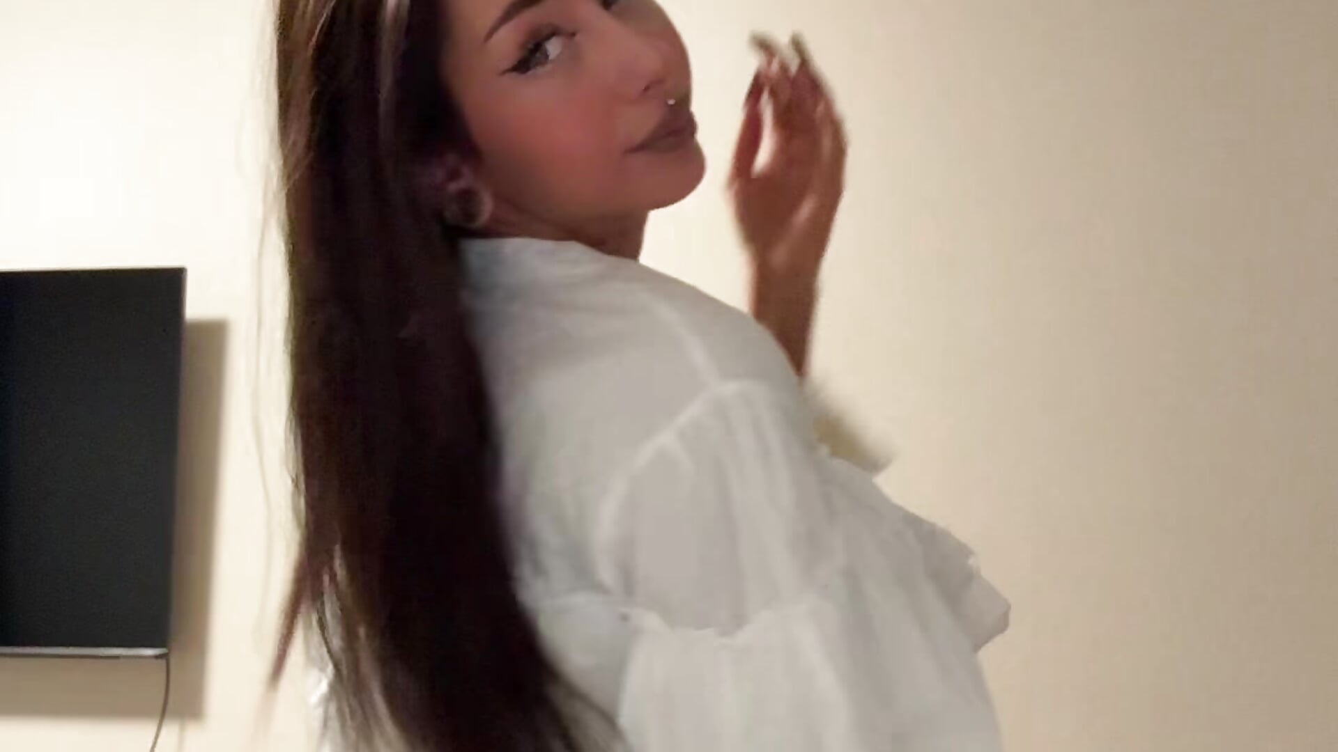 Flowing girl