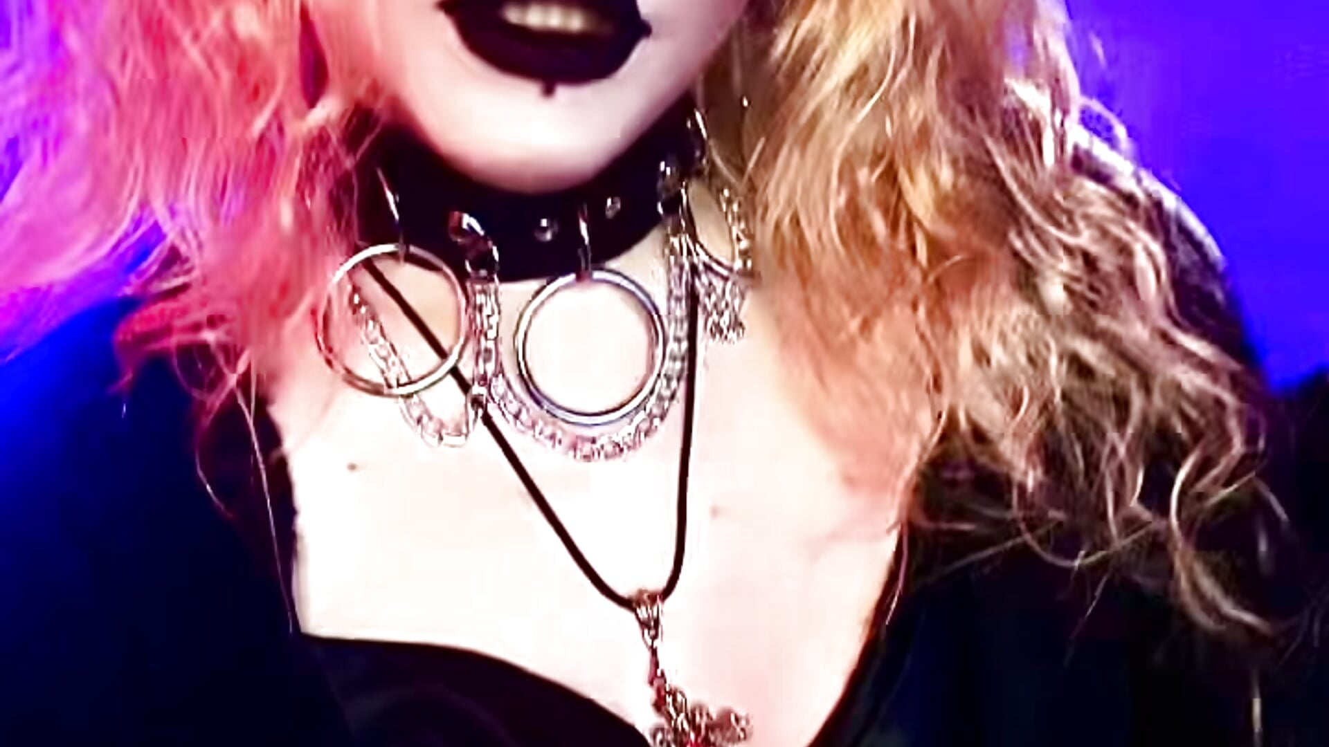 Shadows Claim Me Tonight – video af CrimsonVampCouple cam-model