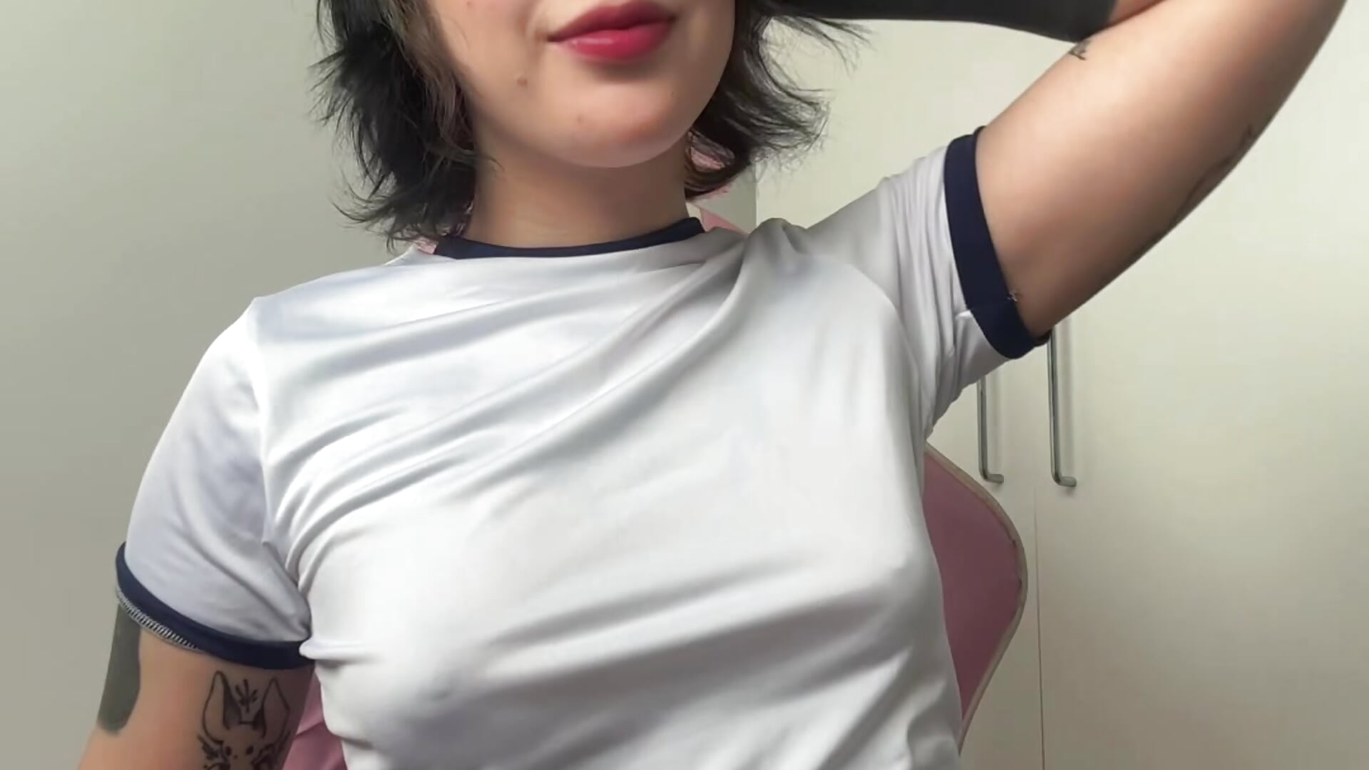 Adoro exibir meus pezinhos 🥺💕🫶🏻 - vídeo de la modelo de cam ariane_kimiko