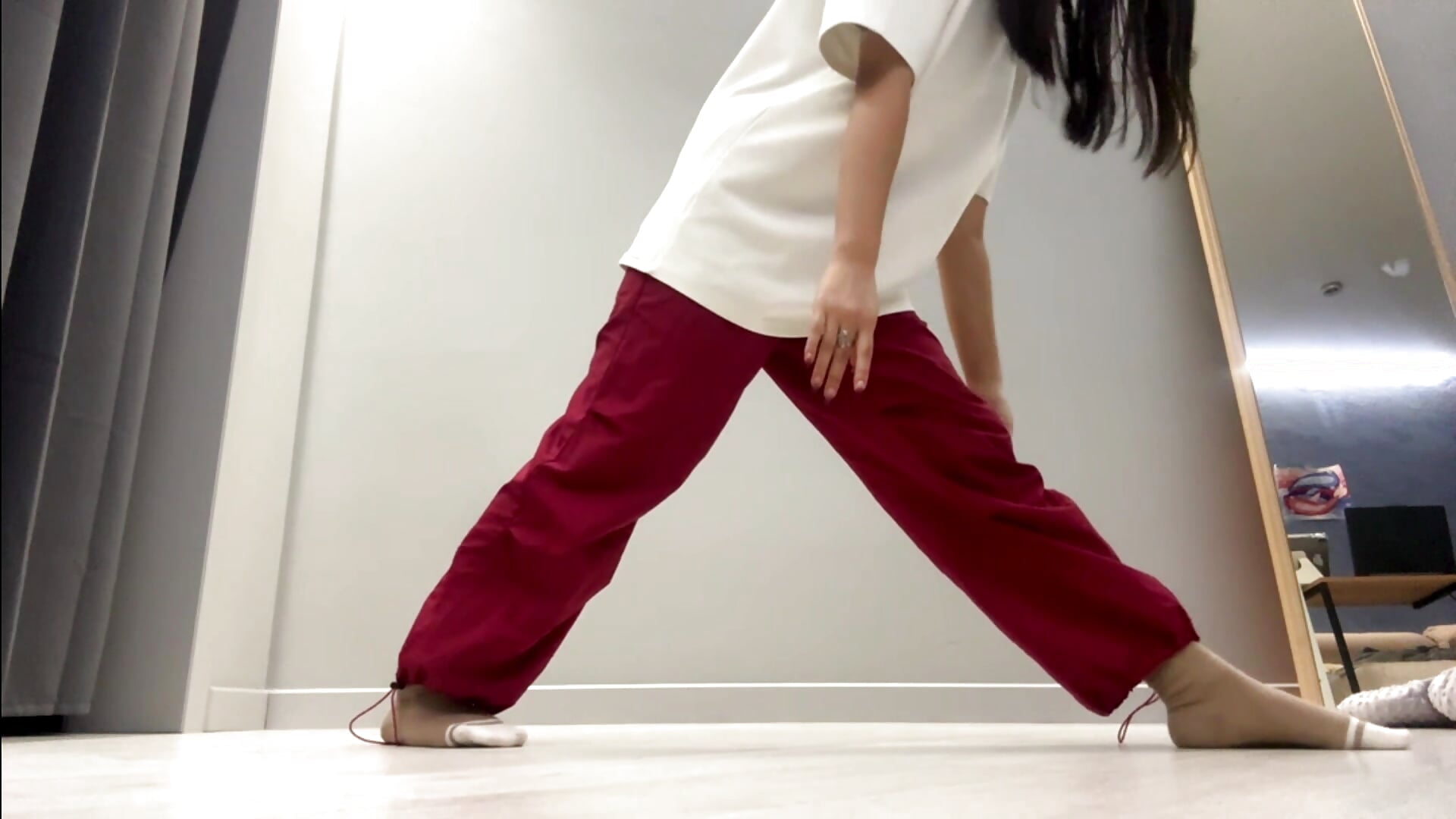 "Hip-Hop Strip Tease" - video av SweetMiaXO cam model