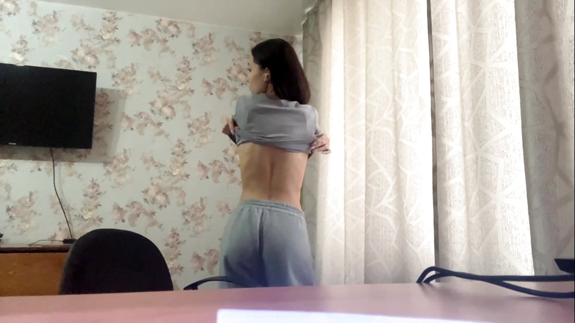 tease my back - video by PagedLard cam model