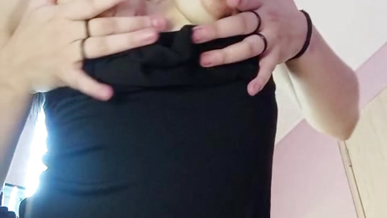 Let's see how long you last when you feel my body on top of you - video by JaneeDaviss cam model