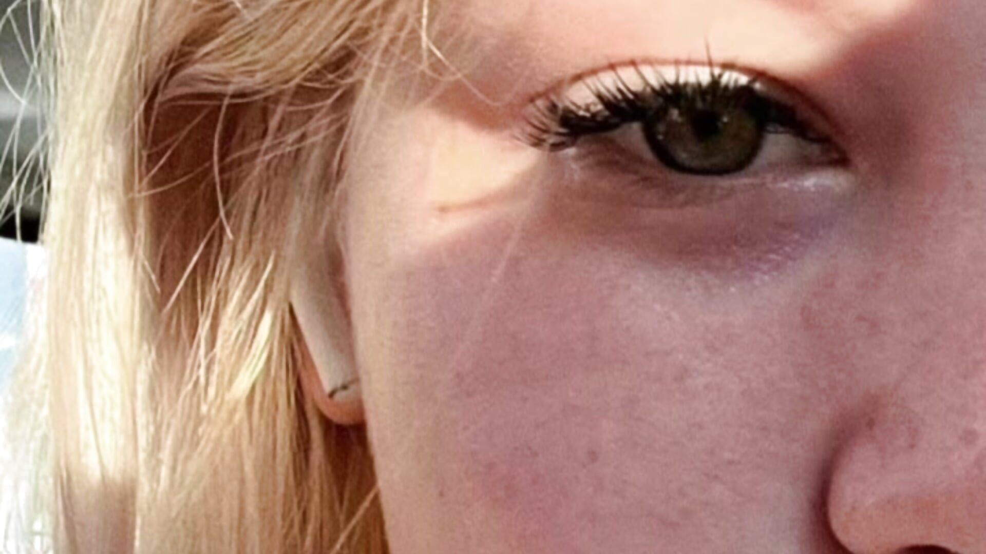 🎲🎲🎲 - video by Lulu_Di cam model