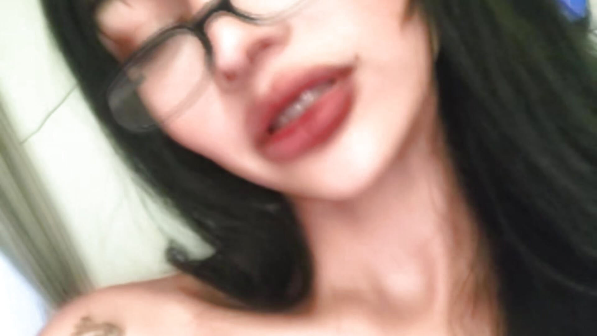 Mala — filmik BESOSDEFUEGO, modela(-lki) na kamerkach