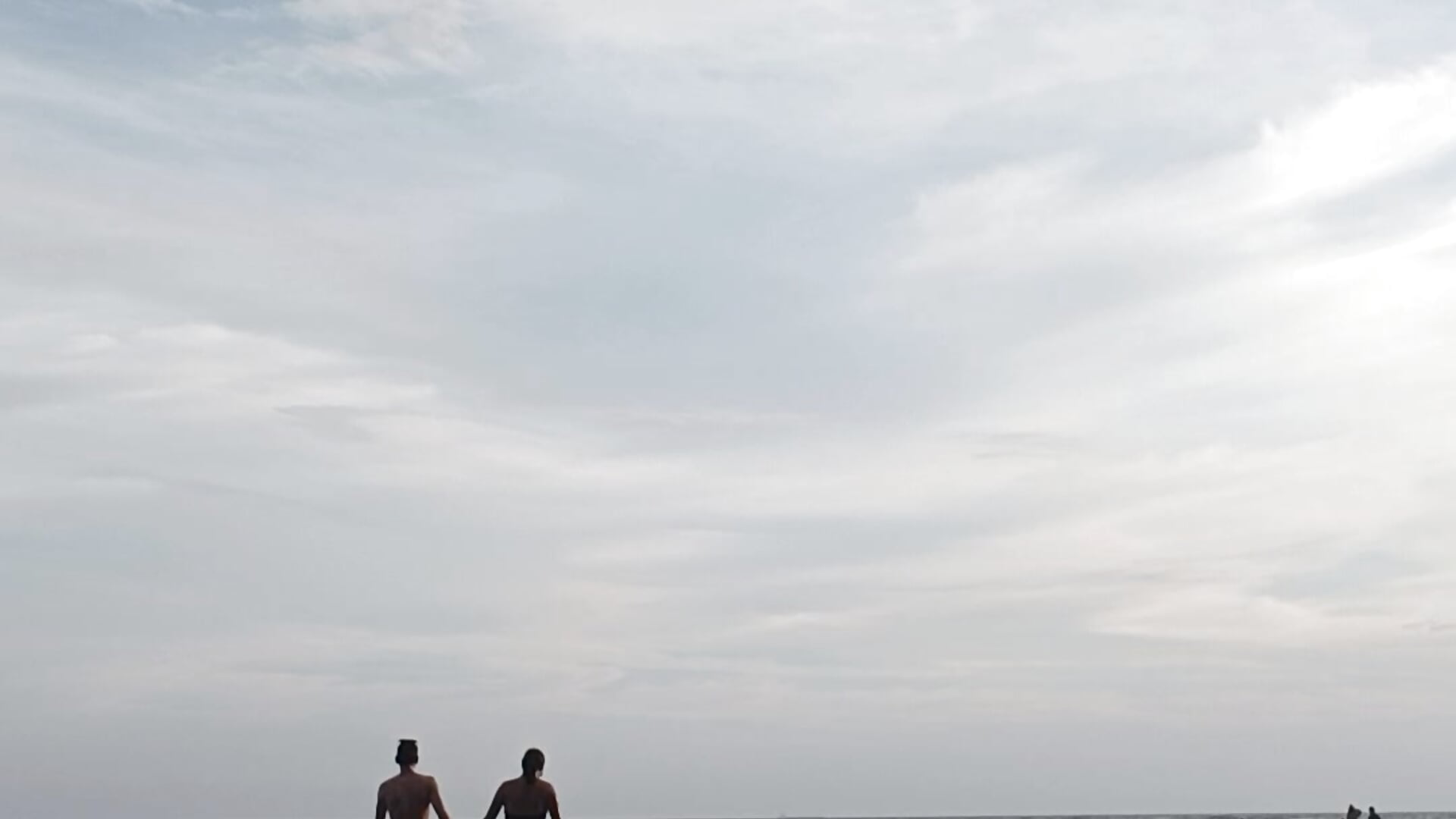 Disfrutando de un día de playa 🏝️🌊 - video by theograbriel cam model