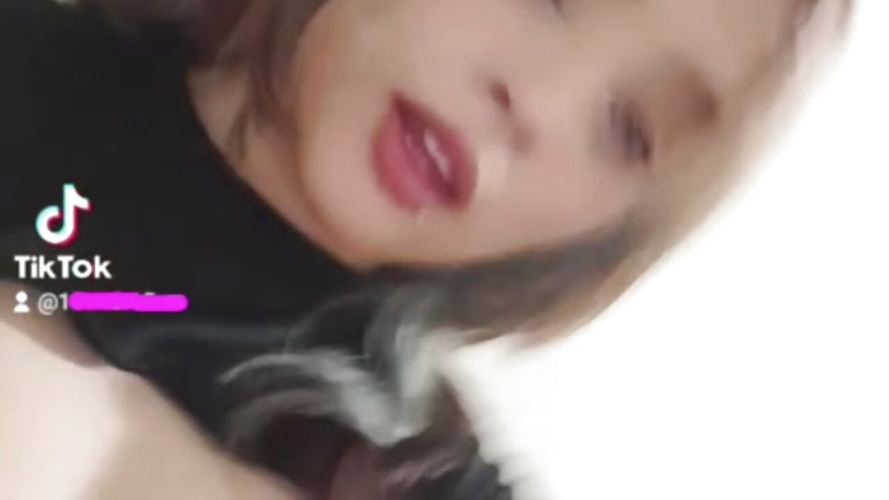 sara! - video by sara_velvett cam model