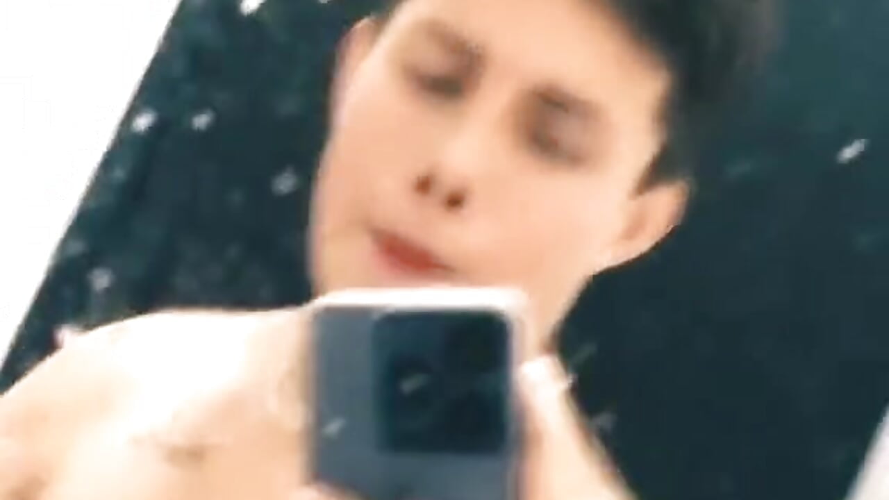 Download (48) - فيديو من Didi_hard موديل الكام