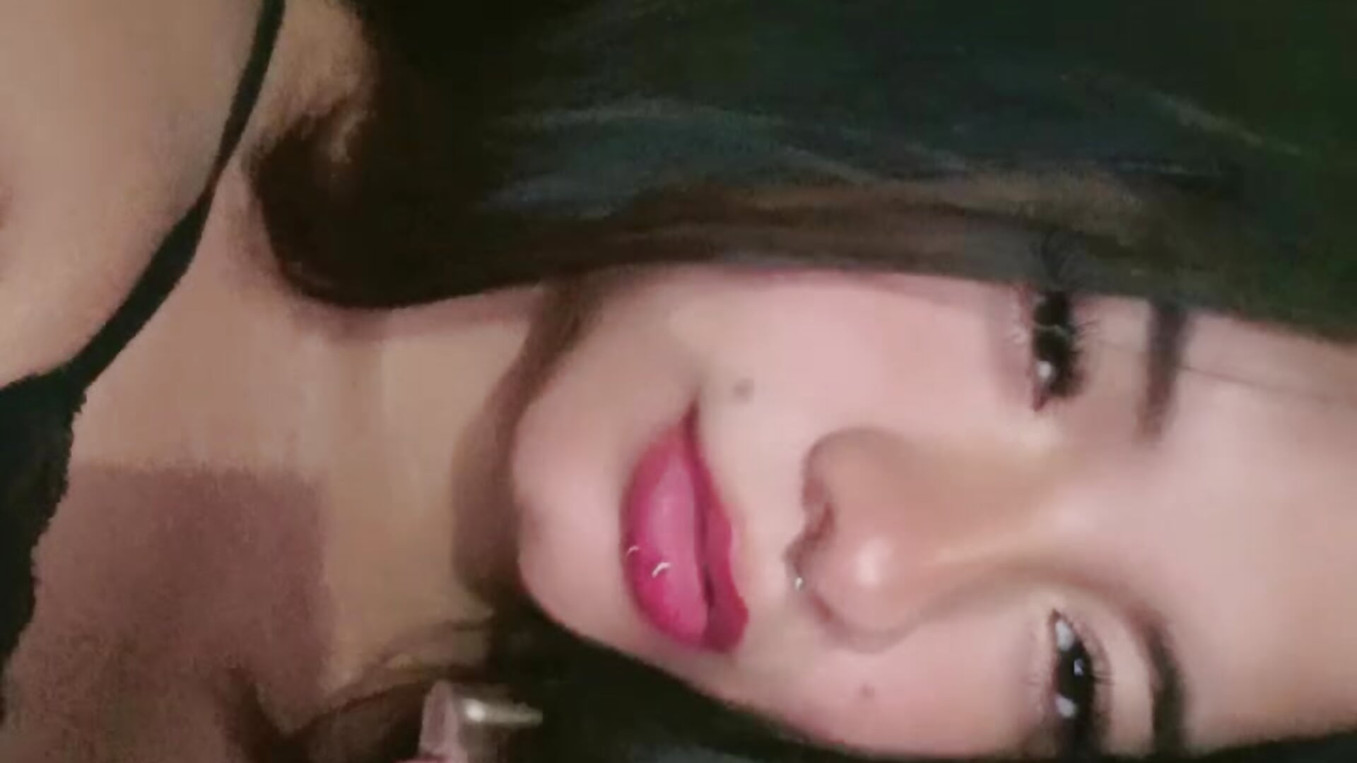 Holisss - video by tina_tinitaa cam model