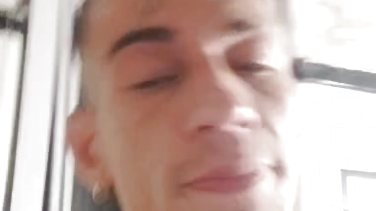 Duchaso – video modela na kameri PawningProxy