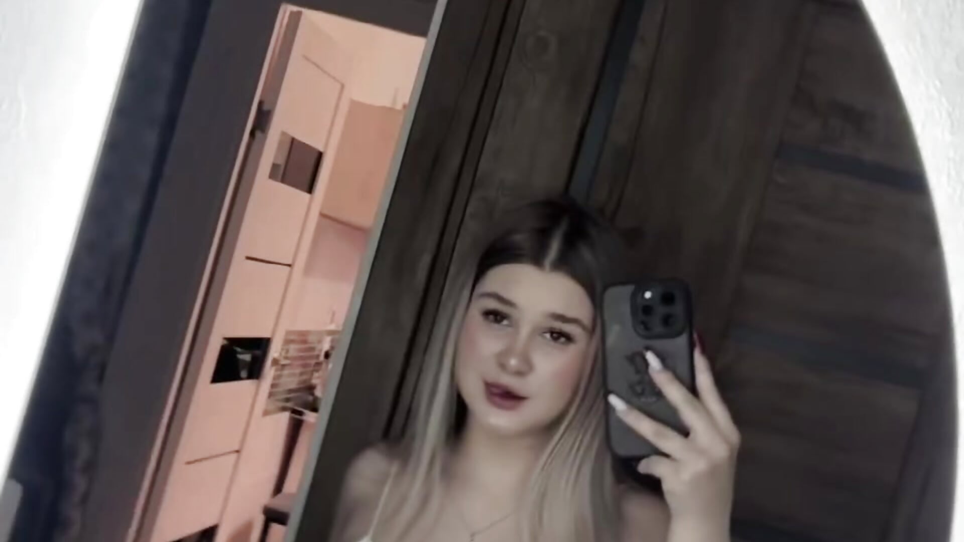 🥰🥰 - video van KarolinaHerrera_ cam-model