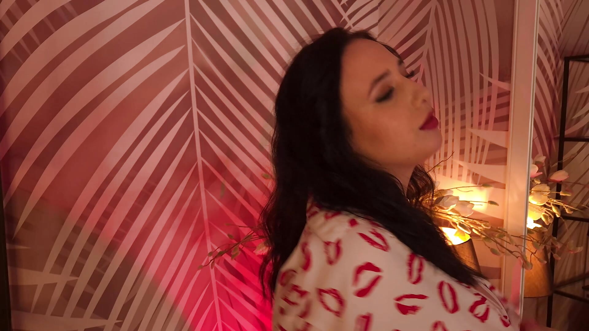 👀 - βίντεο μοντέλου MavisReeve