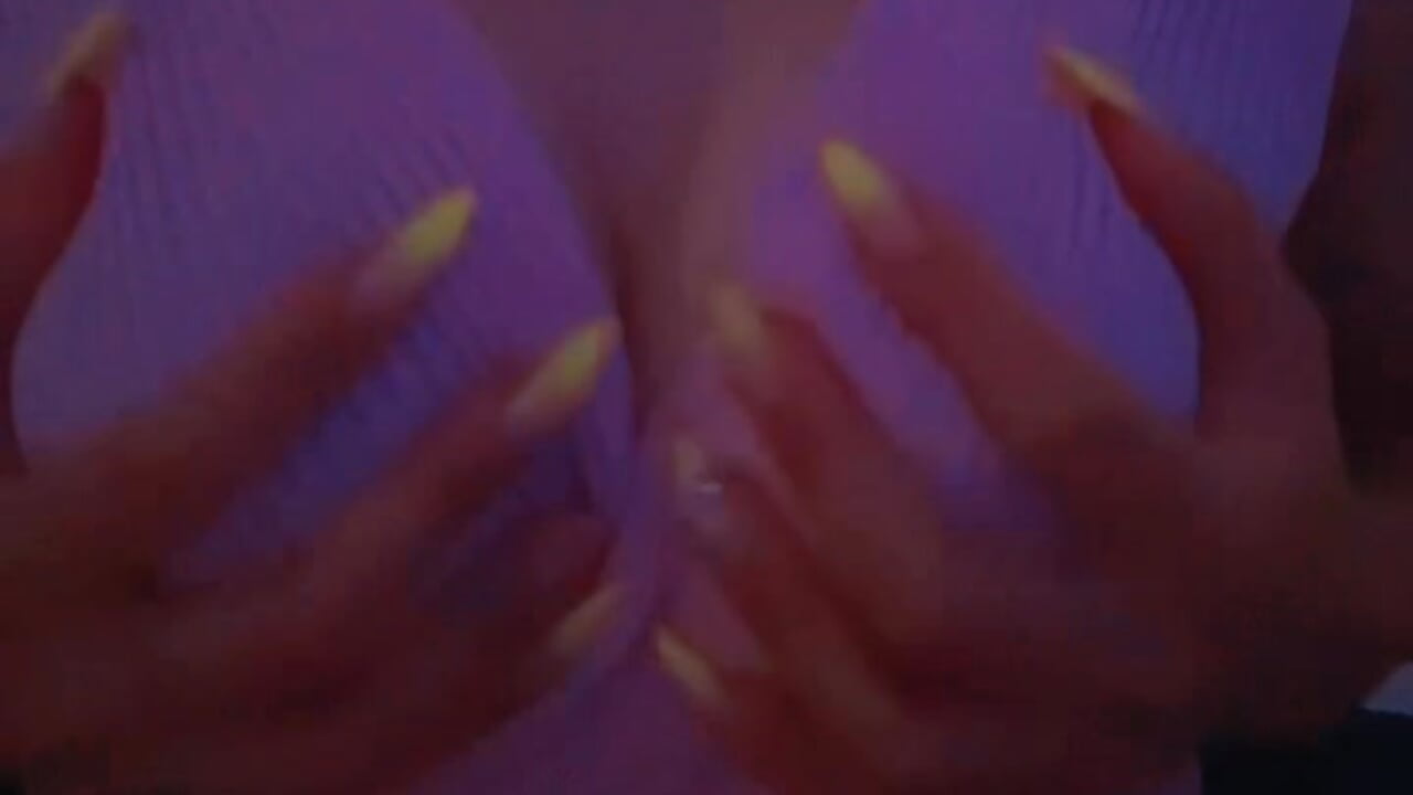 おっぱいもみもみ🩷️ – video af yui__yuichan cam-model