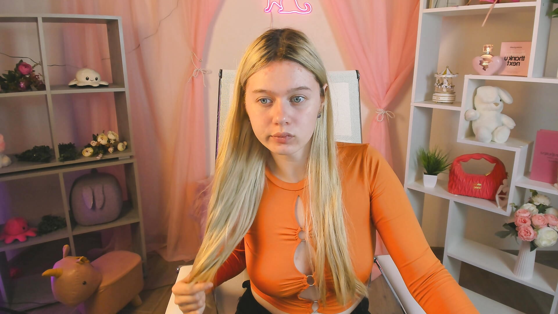 2026-04-07_19-06-42 - video by CelestineMauriac cam model