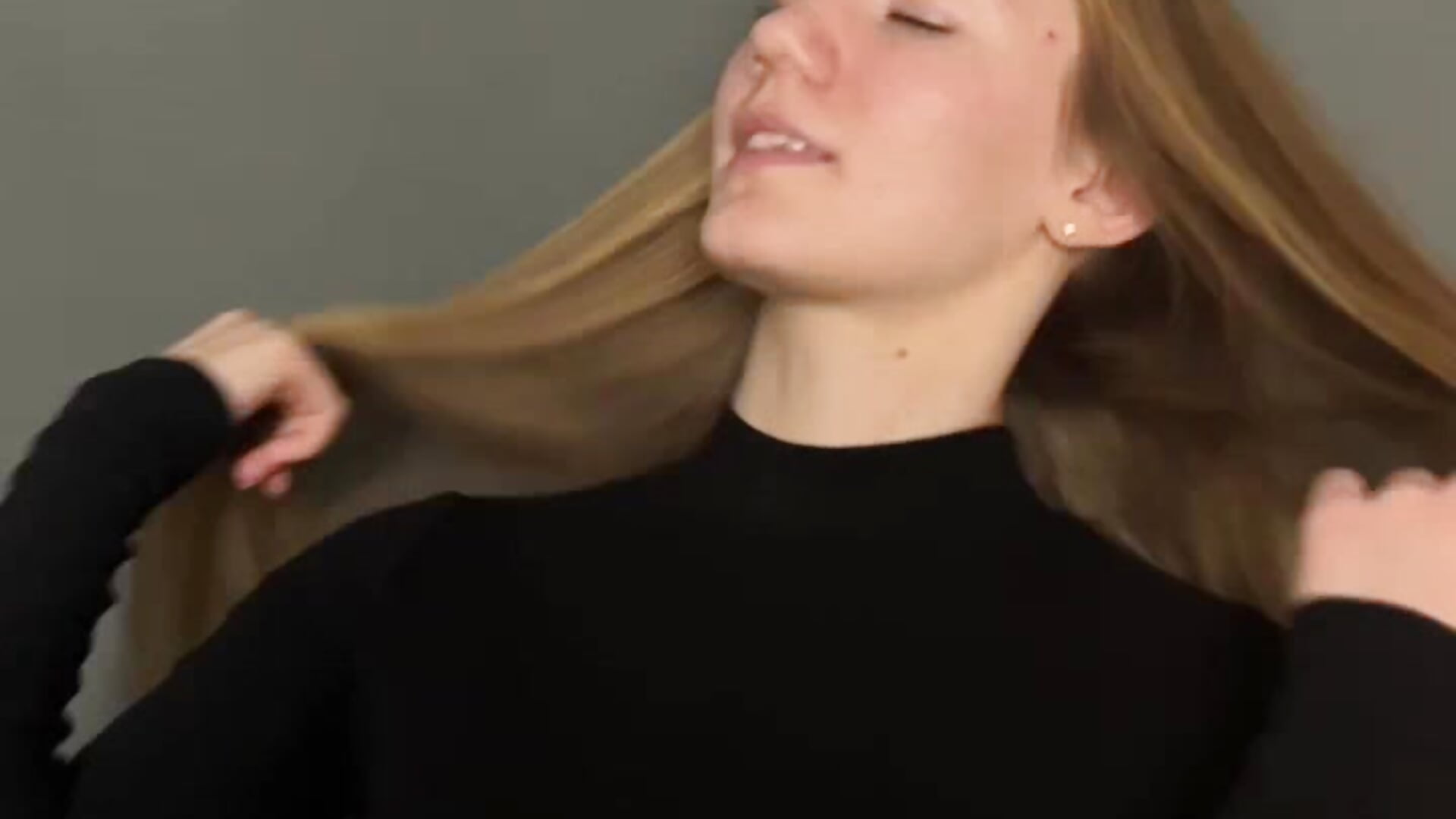 just me – видео вебкам-модели KellyHeare