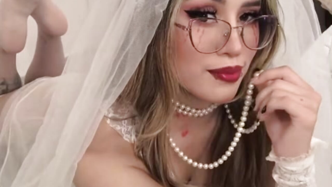 Your vampire girlfriend is back🎃 ☠️ - βίντεο μοντέλου Crystal_Rose__