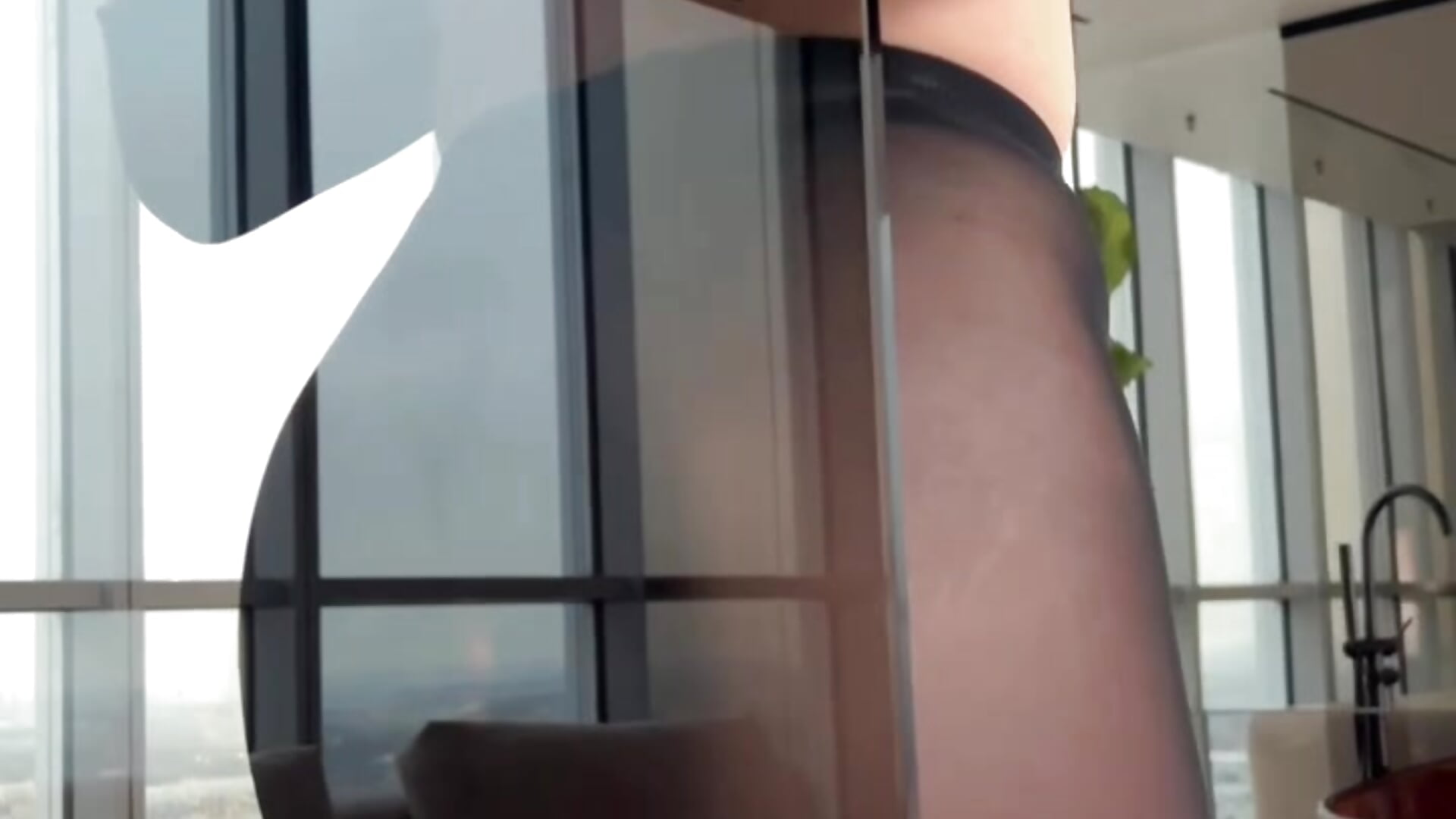 few second of me - video av LivFay cam-modell