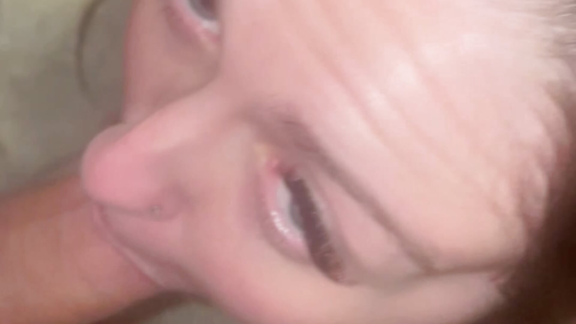 Sucking his cock till I get his sweet cum! - video oleh PoppySlut6999 kamera model