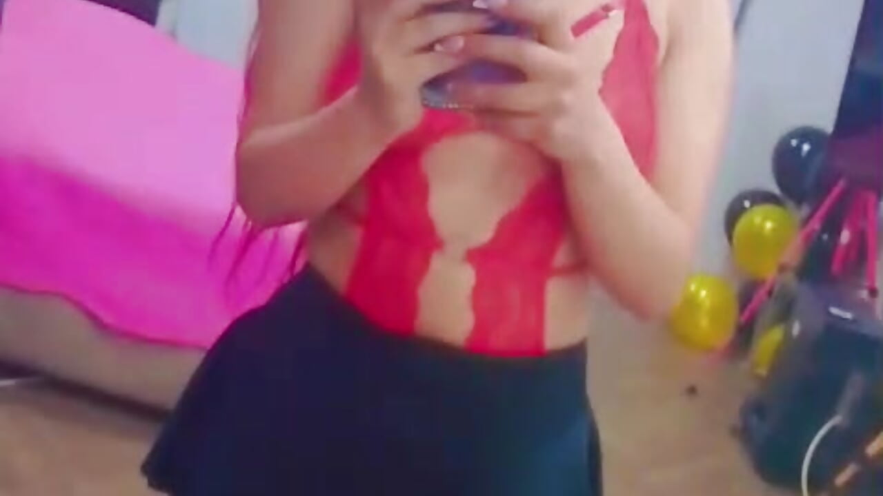 do u like my red? - відео від вебкаммоделі MiaLopezX