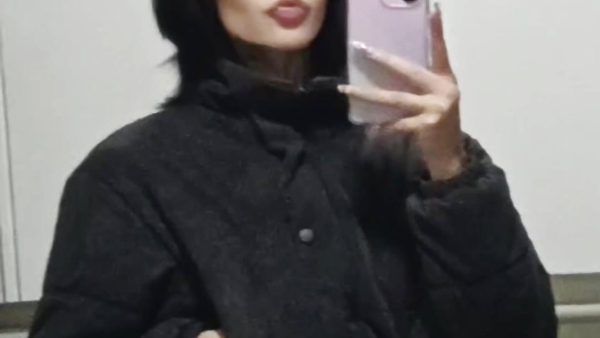 Look at me closely, because I don't intend to let you forget me. - Vídeo de Namtarak, modelo de vídeos