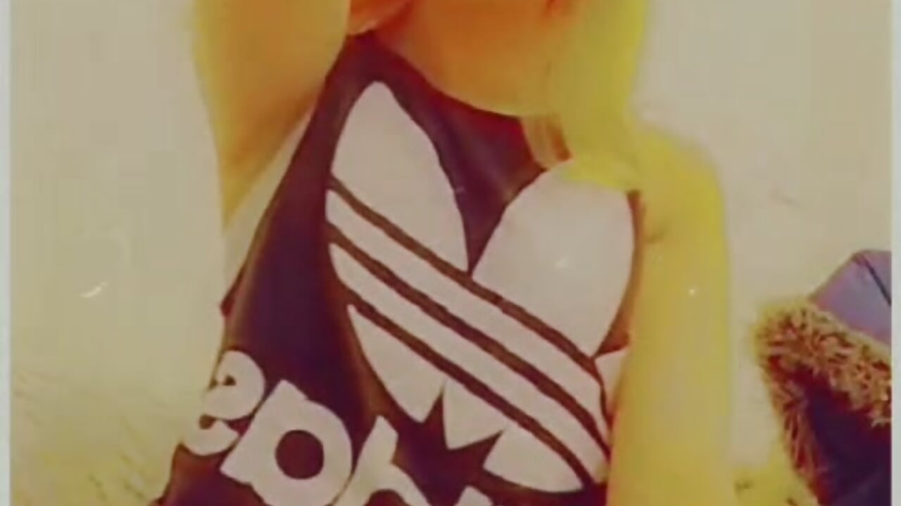 cheeky ;) - video av Laliah_xx cam model