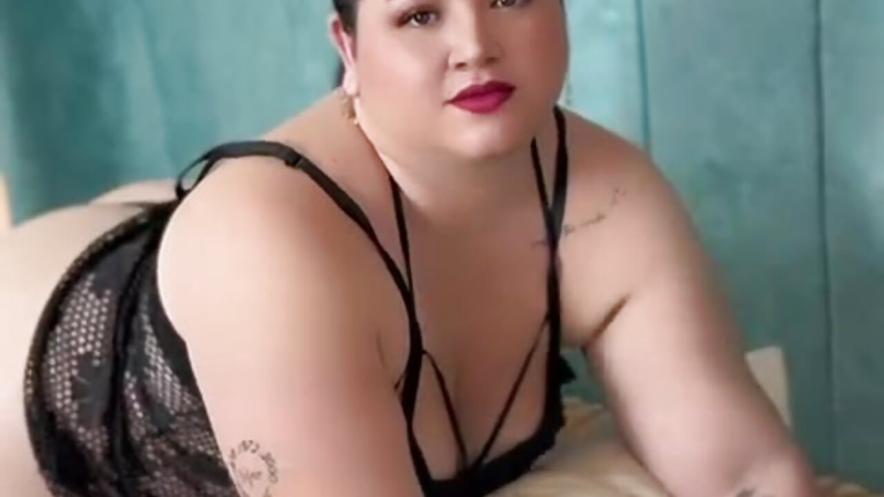 profile-intro-video-1768958987 - video by mariana_gil1 cam model