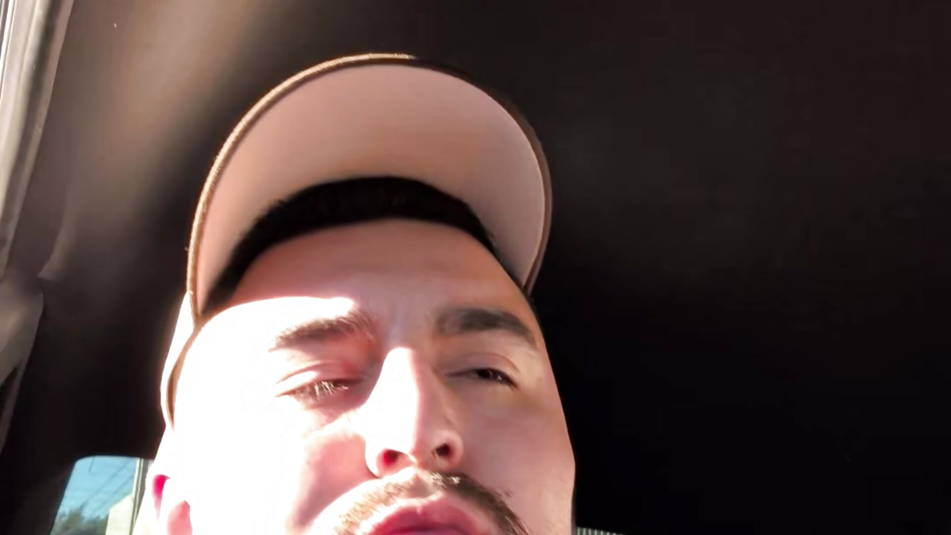 1437 – видео вебкам-модели thebestneighbor