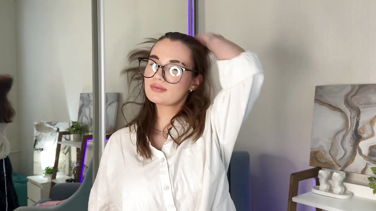 I'm still a little shy this is my first video for you - video KaTheiss kameramallilta