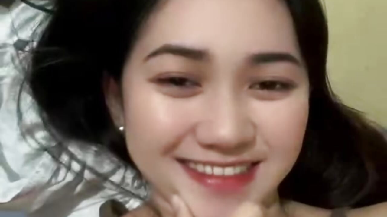 1000012410 - video oleh HoneySins_Jane kamera model