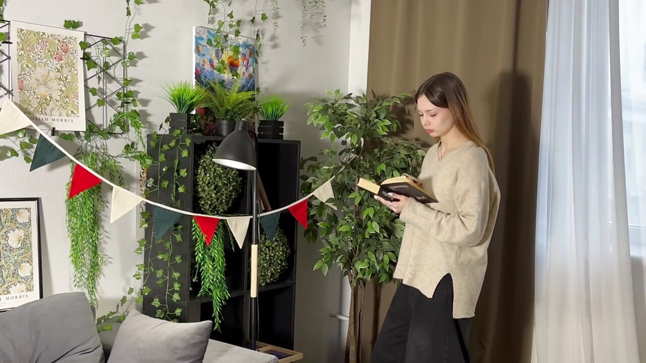 hey hey everyone - فيديو من AugustineGrav موديل الكام