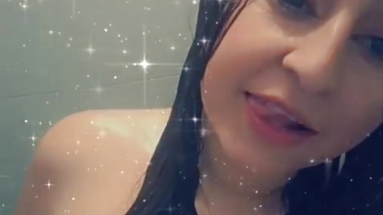 I love touching myself in the shower - Video von fer_ortega Cam-Model