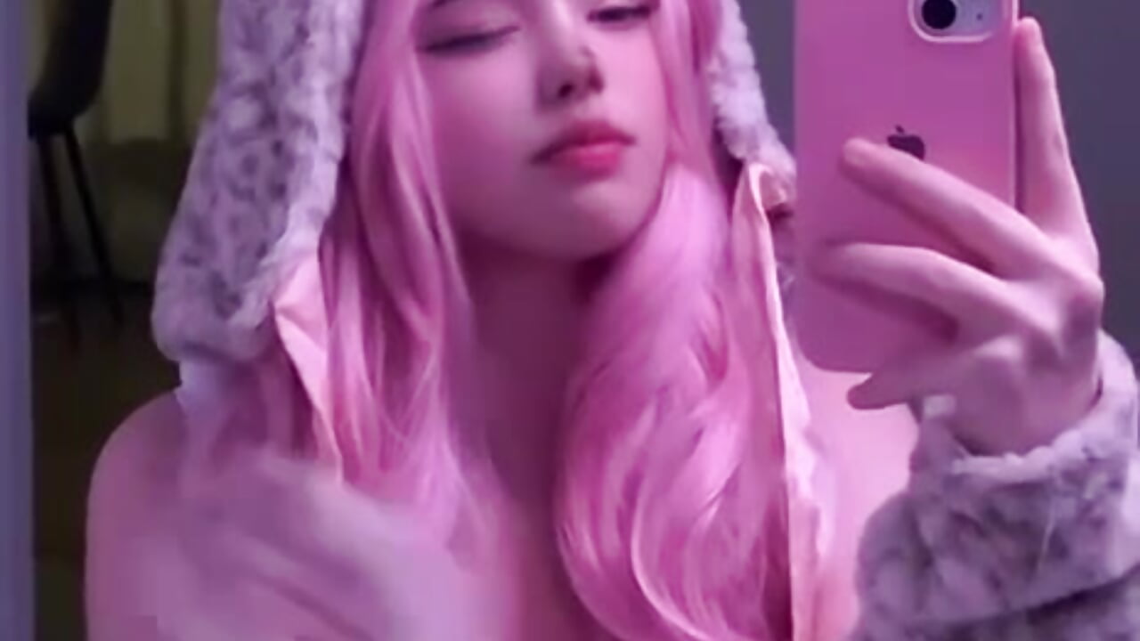 IMG_0685 - video van shikowaifu cam-model