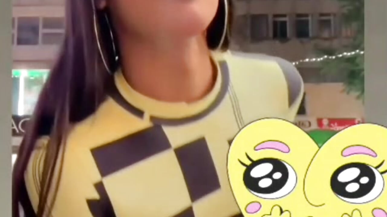 Yellow output 👅😋💛 - video by Cayetana_Black cam model